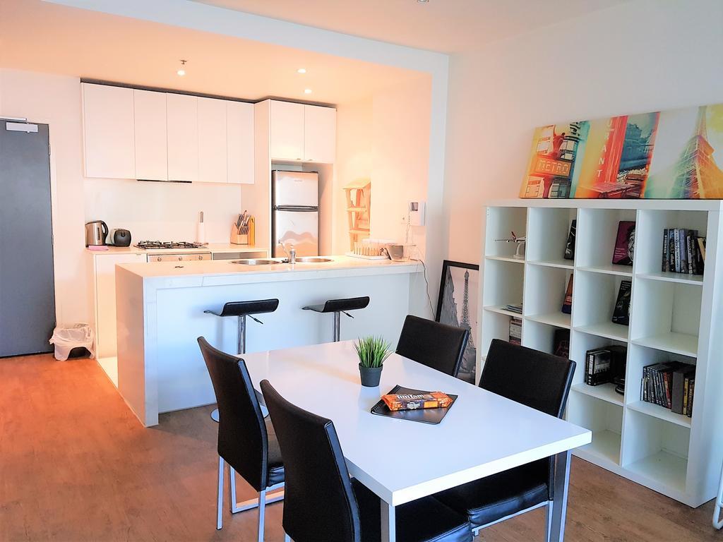 Readyset Apartments At Liberty เมลเบิร์น ภายนอก รูปภาพ