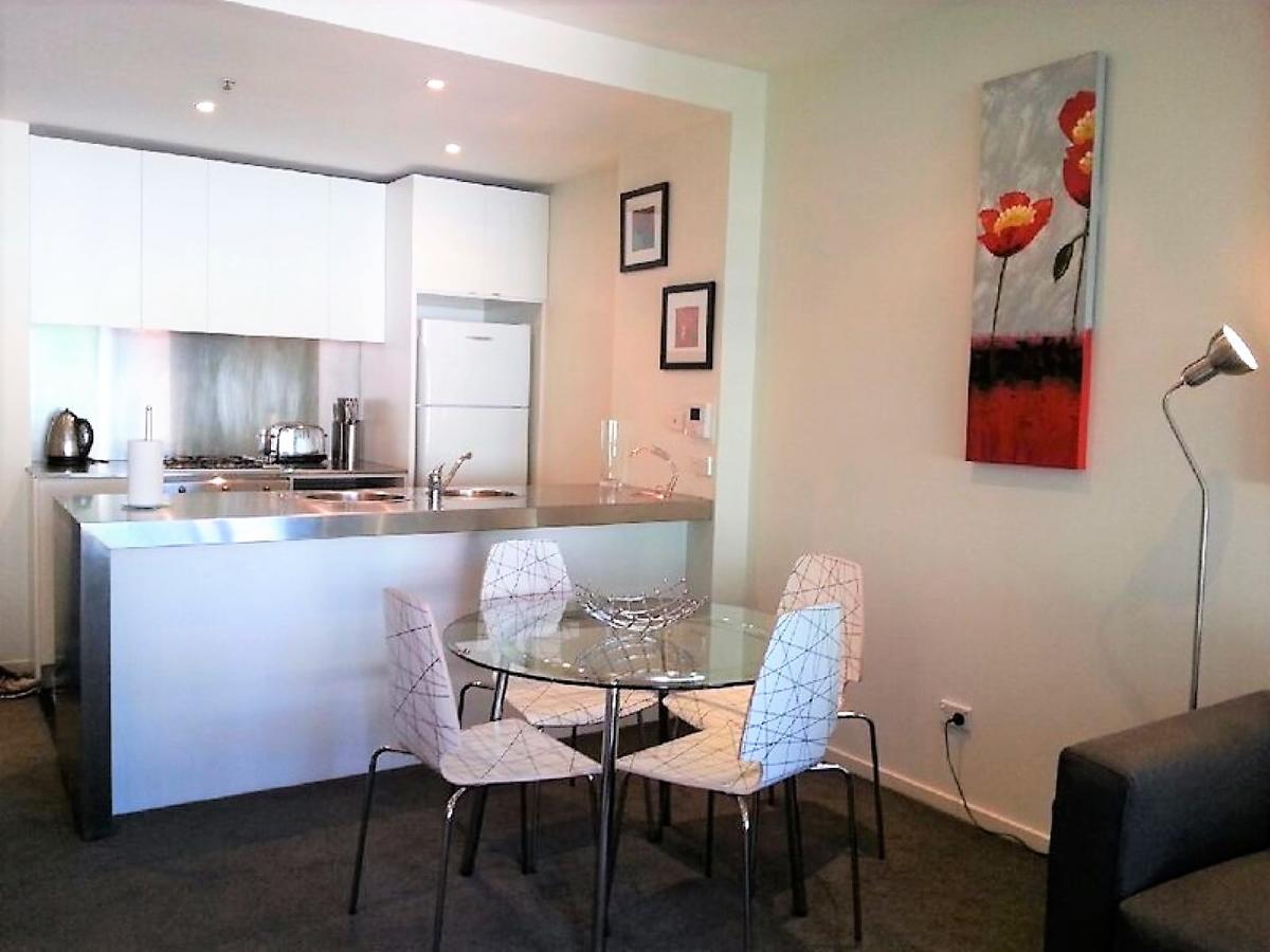 Readyset Apartments At Liberty เมลเบิร์น ภายนอก รูปภาพ