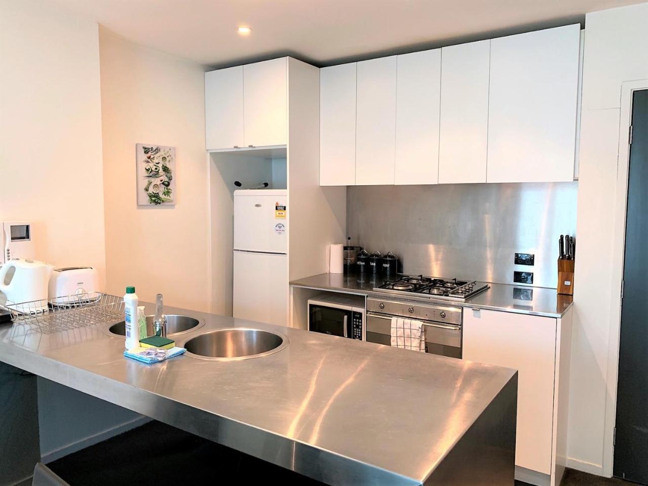 Readyset Apartments At Liberty เมลเบิร์น ภายนอก รูปภาพ
